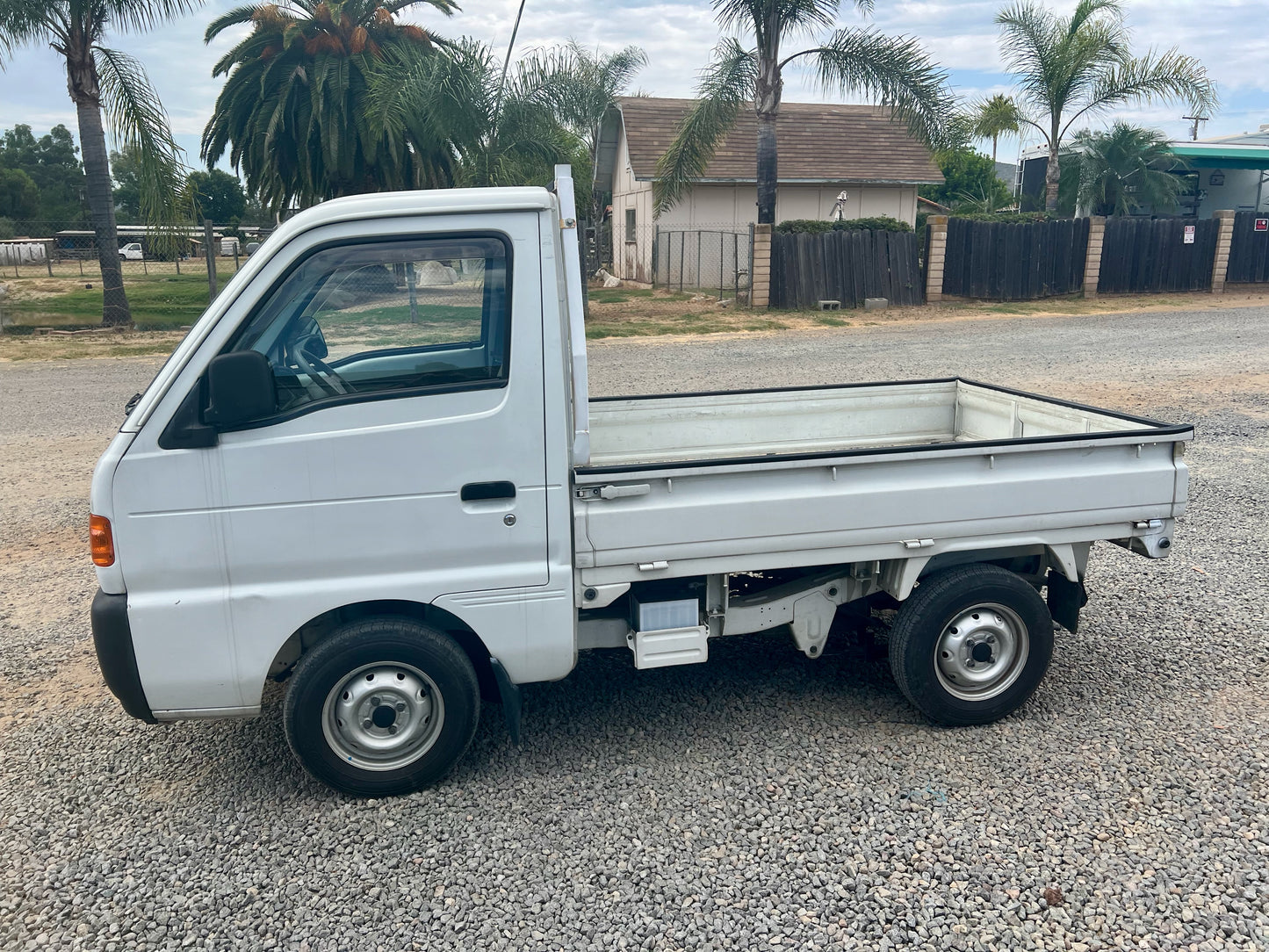 Suzuki Kei Truck 2WD 4MT - 1997